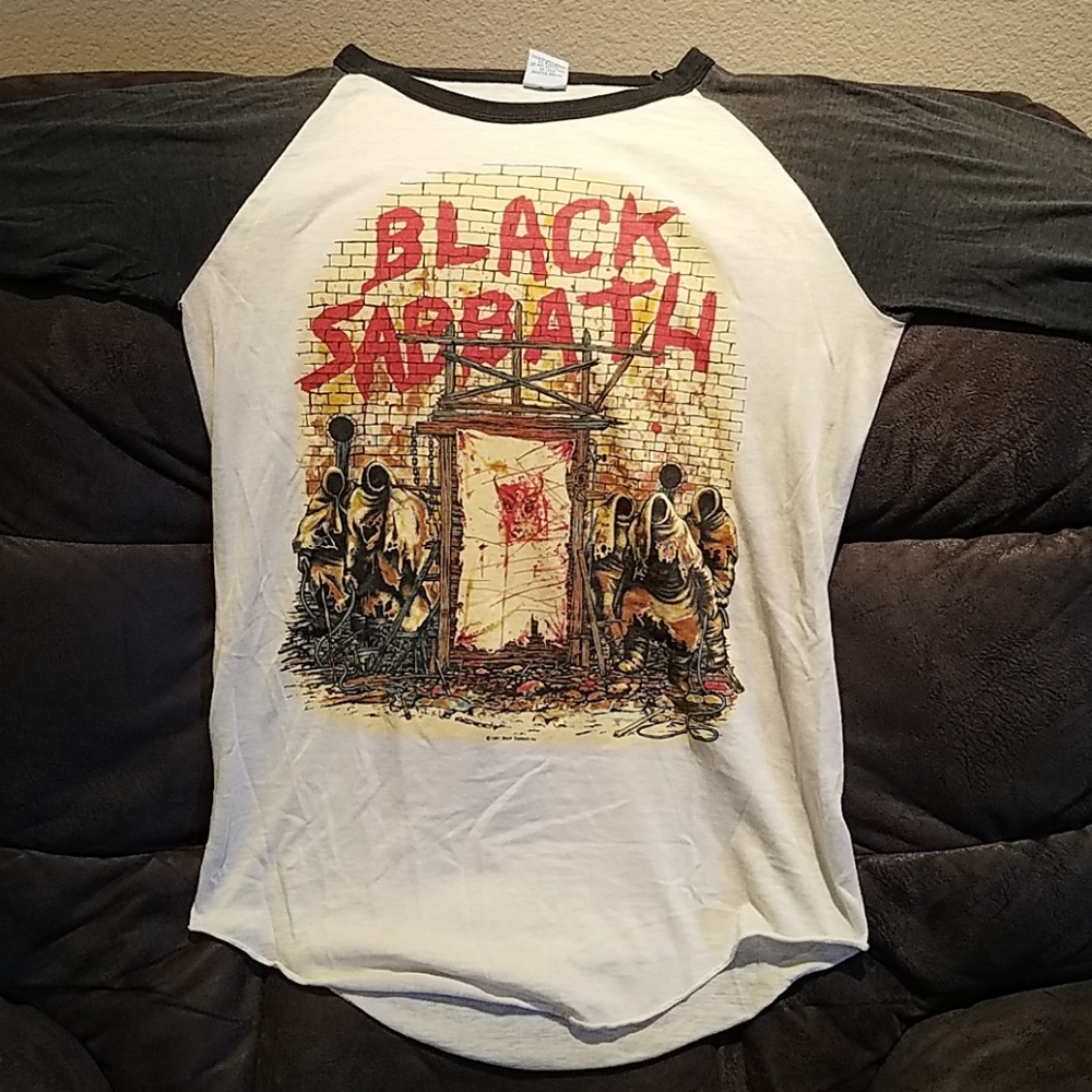 Vintage Black Sabbath shirt 1981 tour is Ronnie Ja
